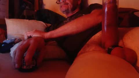 Snapshot of daddiesmonstercock chatting on December 22, 2:49 am daddiesmonstercock online show from December 22, 2:49 am