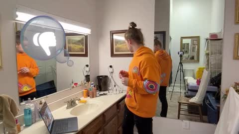 Snapshot of daddydaydrinkz chatting on February 15, 4:25 am DaddydayDrinkz online show from February 15, 4:25 am