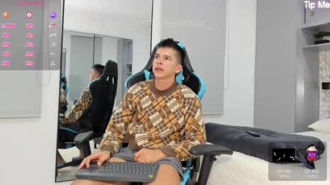 Snapshot of daddyrich4u chatting on October 12, 4:17 am daddyrich4u online show from October 12, 4:17 am