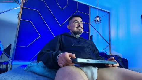 Dallas whitee online show from March 9, 7:30 pm