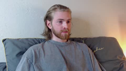 Snapshot of damien_diamond chatting on December 18, 6:14 pm damien_diamond online show from December 18, 6:14 pm