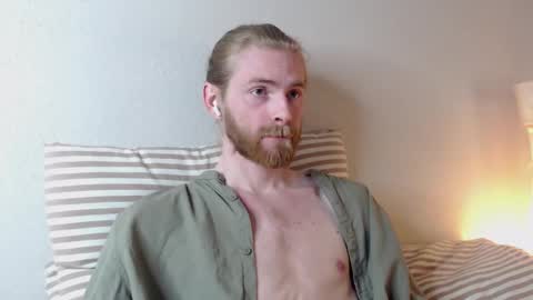 Snapshot of damien_diamond chatting on March 9, 9:36 pm damien_diamond online show from March 9, 9:36 pm