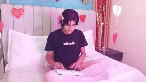 D A N online show from February 13, 7:41 pm