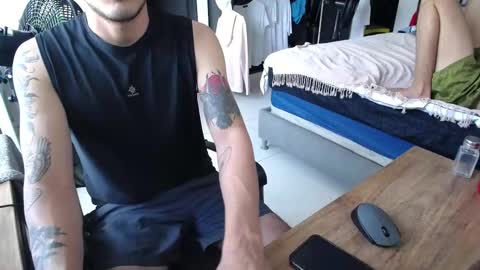 daniel_velez26 online show from March 29, 8:20 pm