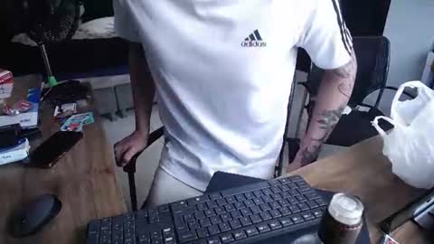 daniel_velez26 online show from June 18, 5:07 pm