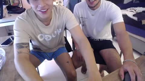 daniel_velez26 online show from April 18, 7:18 pm