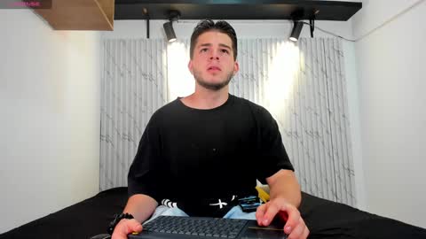 Snapshot of danielclarton chatting on January 2, 7:51 pm DANIEL online show from January 2, 7:51 pm