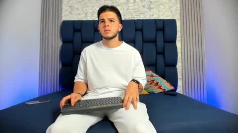 Snapshot of danielclarton chatting on January 22, 6:31 pm DANIEL online show from January 22, 6:31 pm