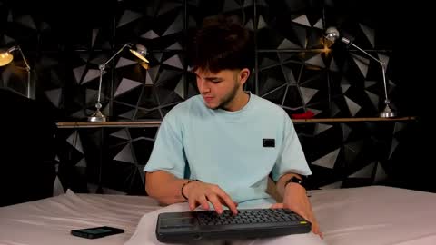 Snapshot of danielclarton chatting on January 6, 4:02 pm DANIEL online show from January 6, 4:02 pm