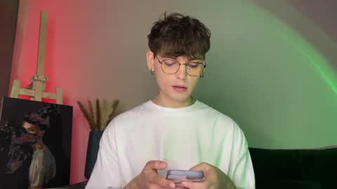 danieltuckerr online show from April 6, 5:03 pm