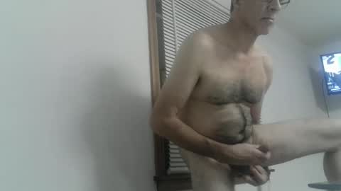 Snapshot of danl20012001 chatting on October 21, 2:36 am danl20012001 online show from October 21, 2:36 am