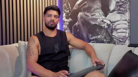 Snapshot of dann_saenz chatting on December 9, 9:44 pm Dann saenz online show from December 9, 9:44 pm