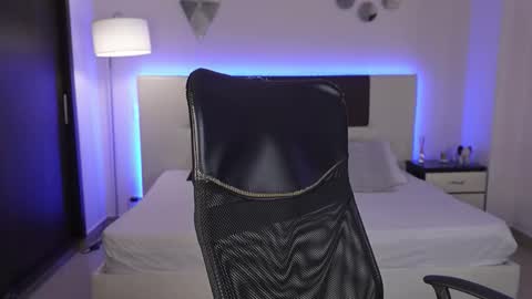 Dante online show from November 19, 9:25 pm