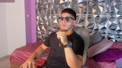 Dante online show from April 3, 7:10 pm