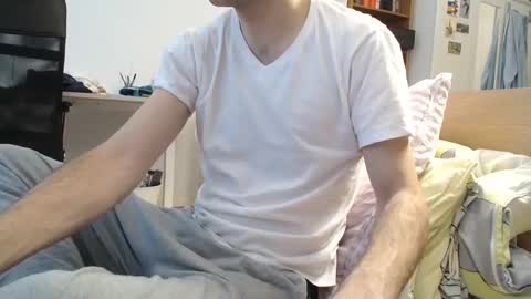 Snapshot of dantheman233 chatting on January 19, 9:33 am Daniel online show from January 19, 9:33 am