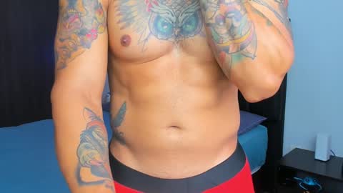 Snapshot of danyfitguy_ chatting on December 17, 12:54 pm danyfitguy_ online show from December 17, 12:54 pm