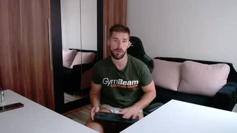 Snapshot of darius_94 chatting on September 23, 7:40 am darius_94 online show from September 23, 7:40 am