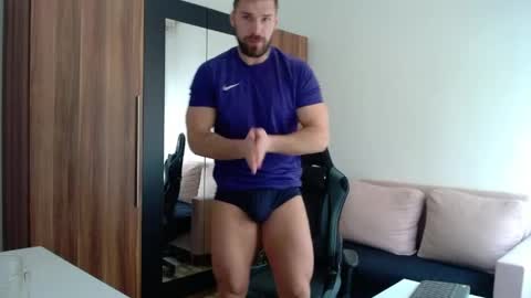 darius_94 online show from April 12, 7:54 am