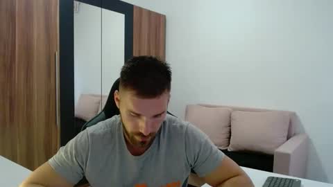 darius_94 online show from October 26, 1:57 pm