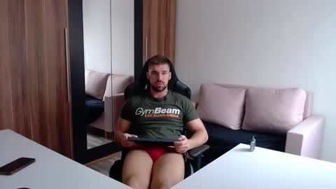 Snapshot of darius_94 chatting on October 12, 1:27 pm darius_94 online show from October 12, 1:27 pm