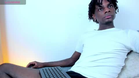 dark_fantasy9 online show from April 11, 3:57 am