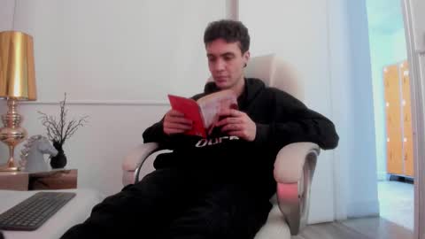 dark_sun333 online show from December 1, 1:52 am