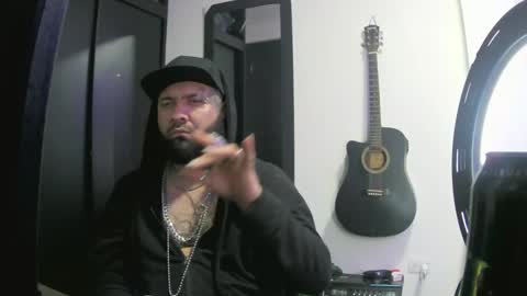 darkclothes online show from January 8, 4:44 am