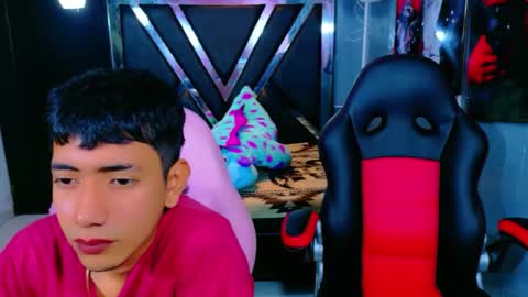 darwinandbrayan online show from November 19, 9:25 pm