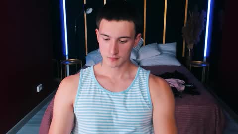 Snapshot of david__diamond chatting on September 14, 3:47 pm David online show from September 14, 3:47 pm