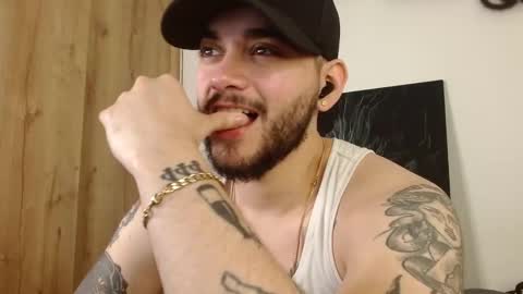 Twitter davidsanctum online show from February 24, 5:52 am