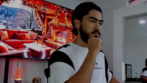 Snapshot of david_johnson372 chatting on December 22, 11:44 am Hey im David that loves to explore and speak their fantasies. Very open talktative and nice. Feel free to chat with me online show from December 22, 11:44 am