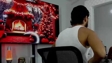 Snapshot of david_johnson372 chatting on December 26, 11:21 am Hey im David that loves to explore and speak their fantasies. Very open talktative and nice. Feel free to chat with me online show from December 26, 11:21 am