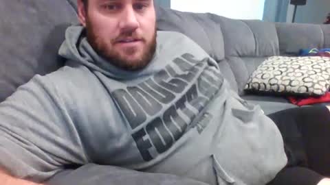 Snapshot of deadlifts_donuts chatting on December 13, 5:21 pm DeadliftsDonuts online show from December 13, 5:21 pm
