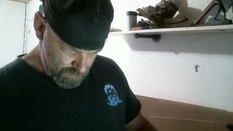 Snapshot of deango831 chatting on October 25, 1:24 pm Deango online show from October 25, 1:24 pm