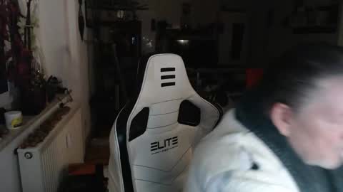 deinprinz2312 online show from January 7, 5:23 am