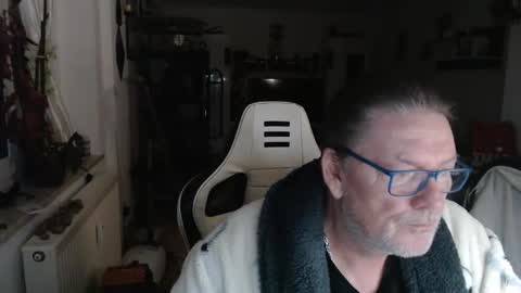 deinprinz2312 online show from December 22, 3:36 am