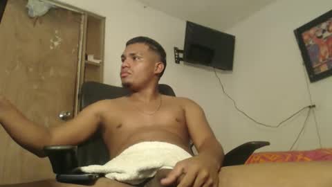Snapshot of demol_latin chatting on October 20, 4:05 am MASTER DAV online show from October 20, 4:05 am