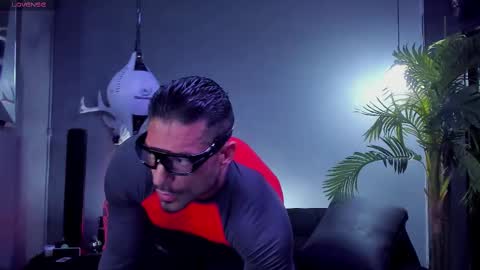 dennis_cox_ online show from January 12, 8:46 pm