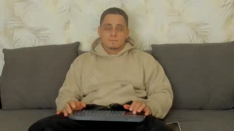 dennis munera online show from January 3, 12:52 pm