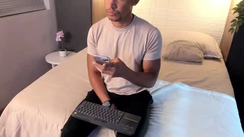 Dereck Myers online show from December 16, 2:15 am