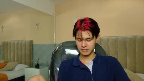 derek_sinn online show from June 2, 8:32 pm