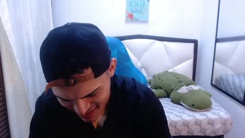 D E R E K online show from April 7, 11:32 am