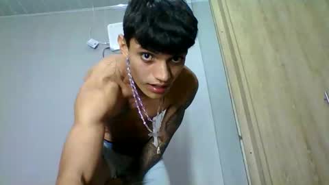 destrozacucas5000 online show from November 30, 12:02 am