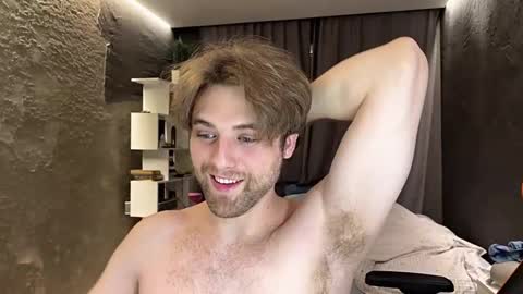 devilnut1 online show from March 19, 6:49 am
