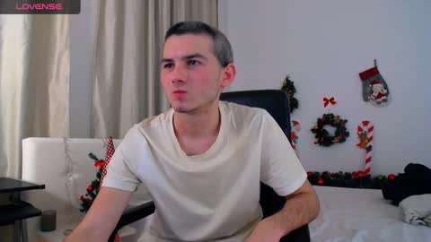 devin_ho online show from December 7, 2:13 pm