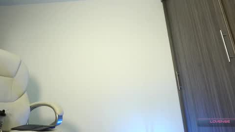 Devin Hunter online show from January 11, 12:26 am