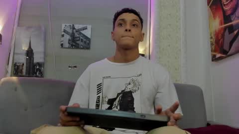 Deyvis Taylor7 online show from December 20, 2:19 am