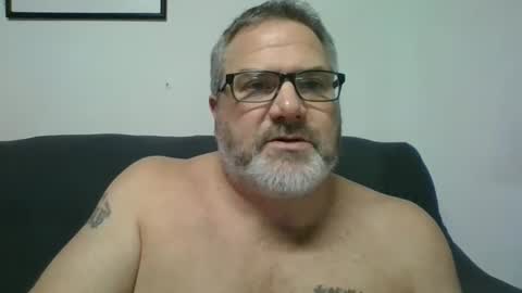 Snapshot of diamond_couple_82 chatting on February 7, 5:10 am diamond_couple_82 online show from February 7, 5:10 am