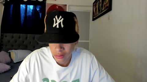 dick_master17 online show from April 18, 7:58 pm