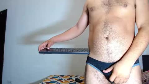 Snapshot of diiego_xxx chatting on December 28, 1:08 pm diiego_xxx online show from December 28, 1:08 pm